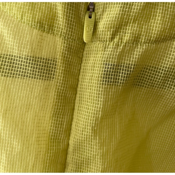 Lululemon Women's Clear Intentions Yellow Green Top Size 6 - Picture 6 of 6